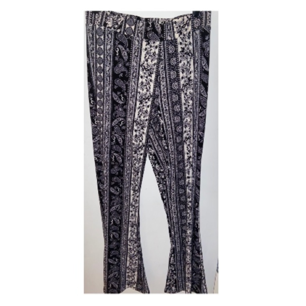 Black & White Wide Bottom Leggings
